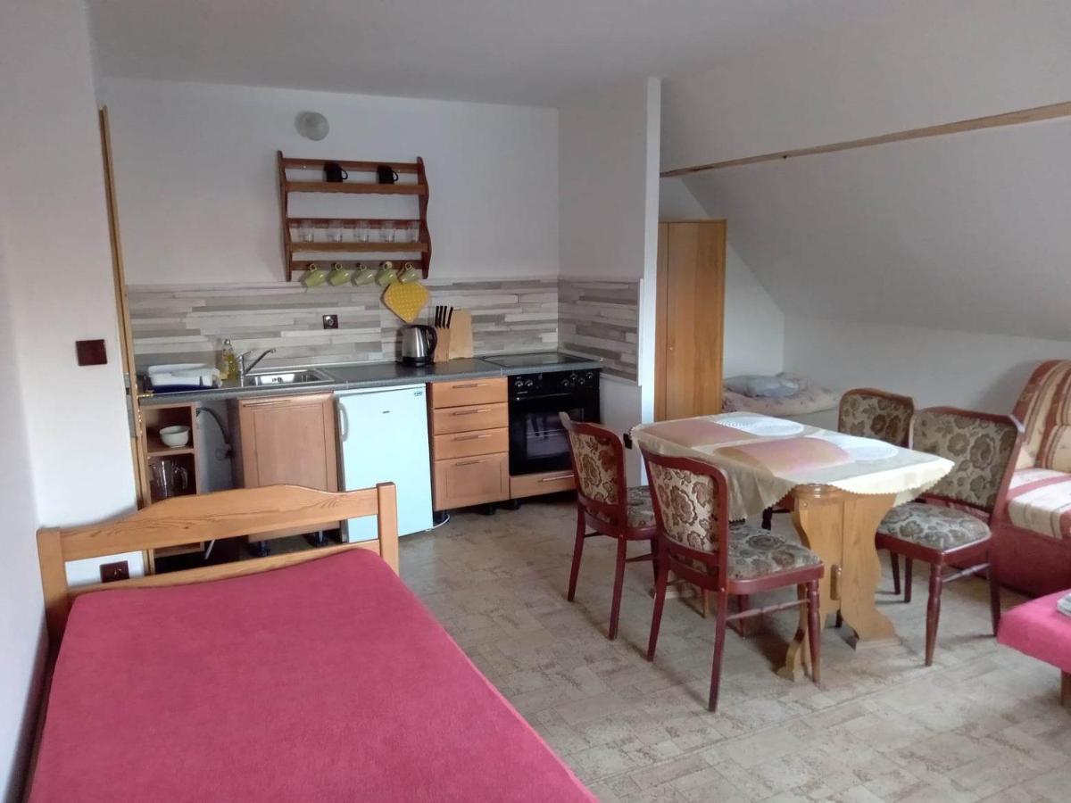 Apartman Police Nad Metuji Appartement Buitenkant foto